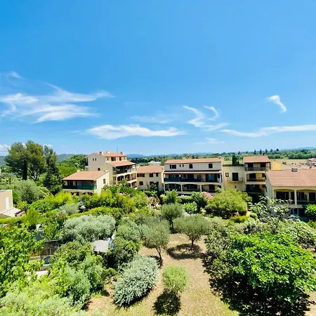 Apartment Les Vignes Vierges By Interhome Hyeres