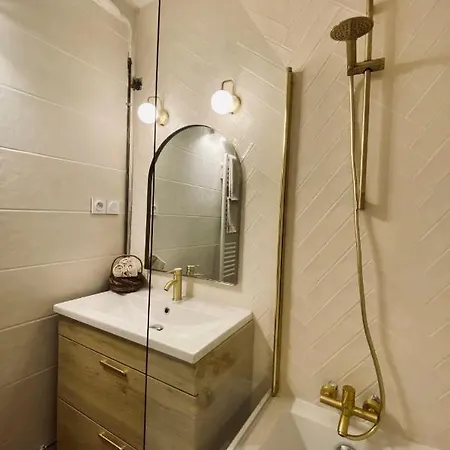 Apartment Les Vignes Vierges By Interhome