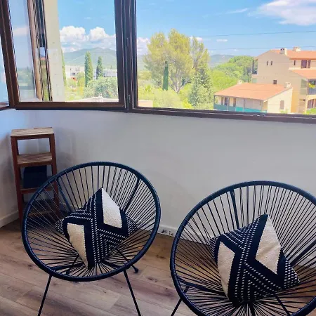 Apartment Les Vignes Vierges By Interhome
